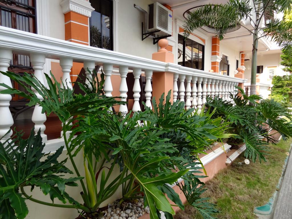 The Executive & 3* Davao